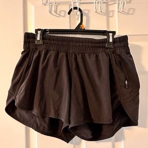 Lululemon Tracker Mid-Rise Short, 4"